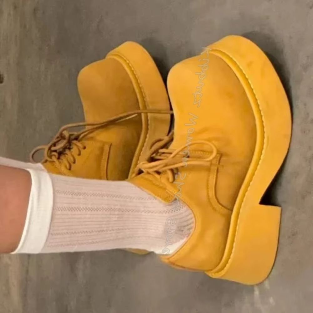 Boots - أحذية نسائية ورجالية جديدة بتصميم مبتكر،