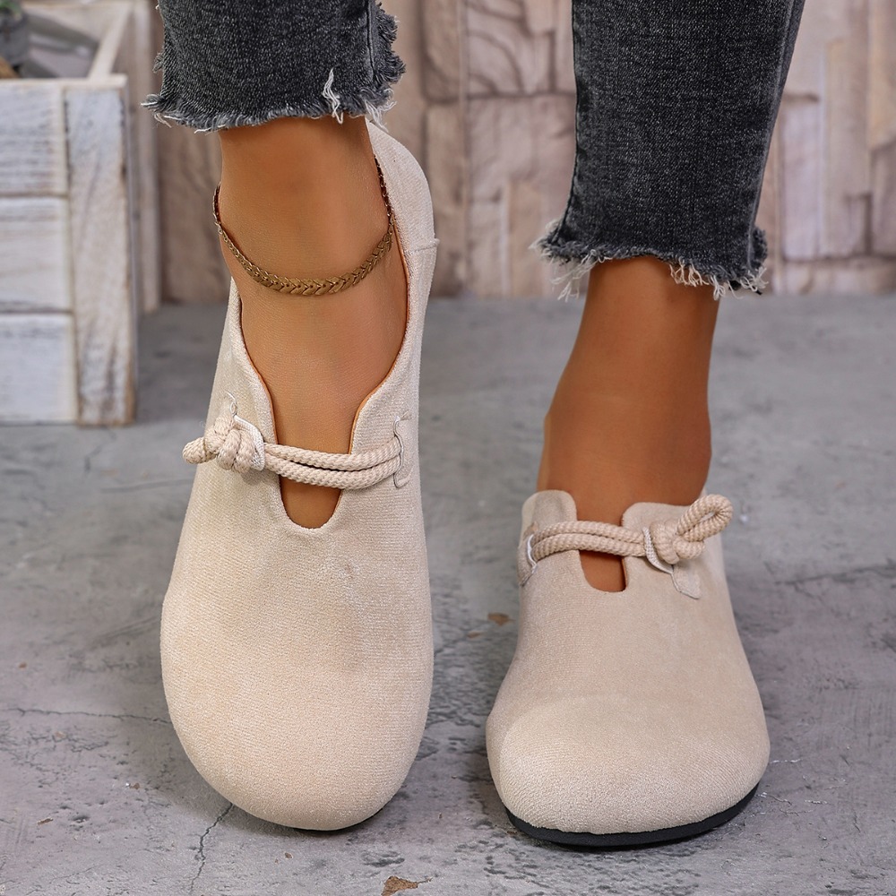 أحذية نسائية مسطحة بمقدمة مستد - مراجعة Heels وسعره
