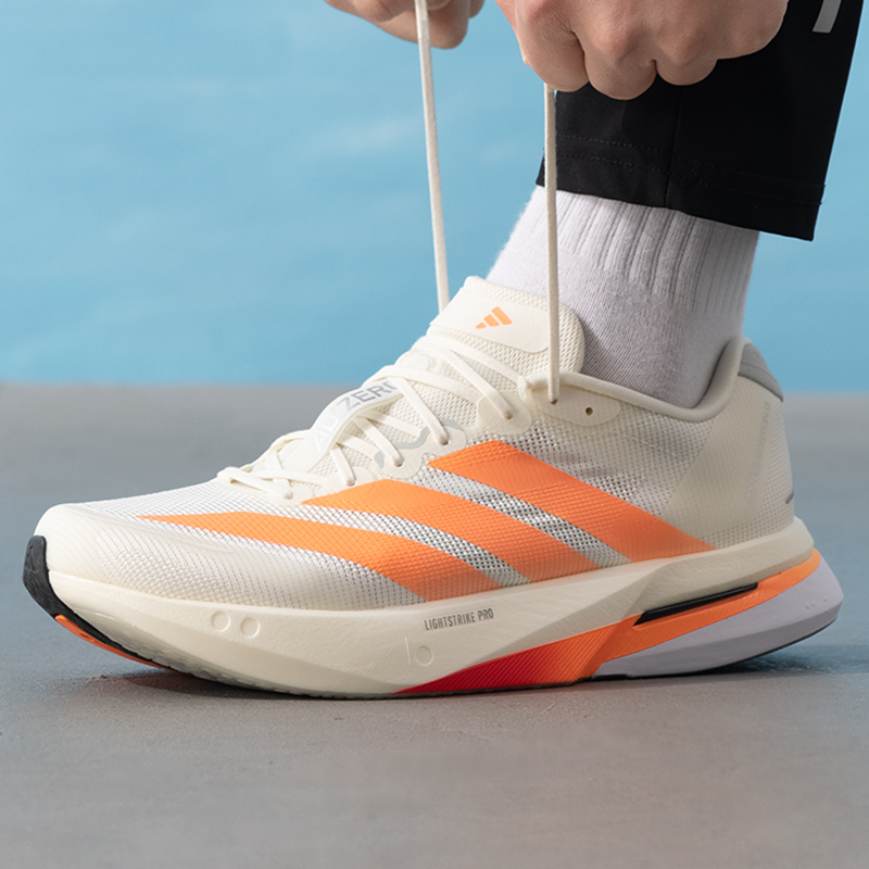أحذية رجالية من أديداس، تصميم  - مراجعة Lightweight Road Running Shoes وسعره