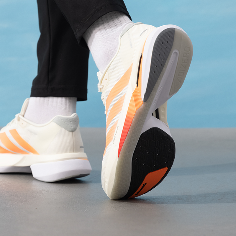 أحذية رجالية من أديداس، تصميم  - مراجعة Lightweight Road Running Shoes وسعره